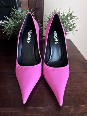Versace Neon Pink Pointed-Toe Leather Pumps
